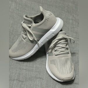 New Adidas Swift Run 1.0 Running Shoes Grey/  Silver Metal ID0108 Womens 6.5